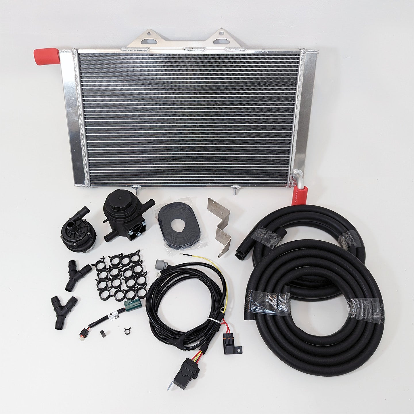 طقم سوبرتشارجر Magnuson - Universal Cooling System (Hot Rod - coyote / hemi) طقم سوبرتشارجر Magnuson - Universal Cooling System (Hot Rod - coyote / hemi)