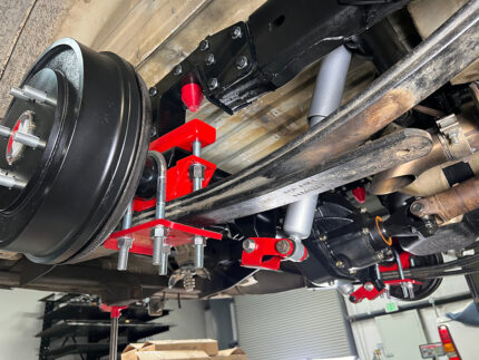مساعدات Suspension Engineering لـ Silverado / Sierra 1999-2013