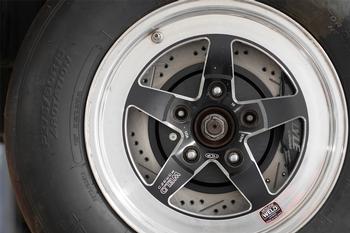 15" Conversion Kit by Carlyle Racing, Drilled and Slotted Rotors, Black Calipers BMR Suspension لـ Corvette 1997-2004