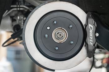 17" Conversion Kit by Carlyle Racing, Solid Rotors, Black Calipers BMR Suspension لـ Corvette 2014-2019